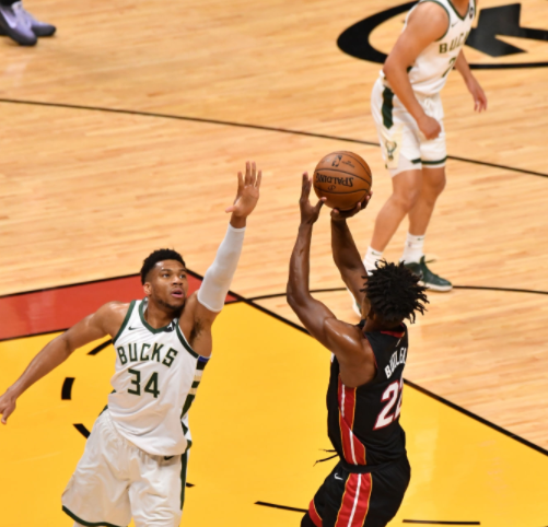  阿德巴约两双热火复仇雄鹿  