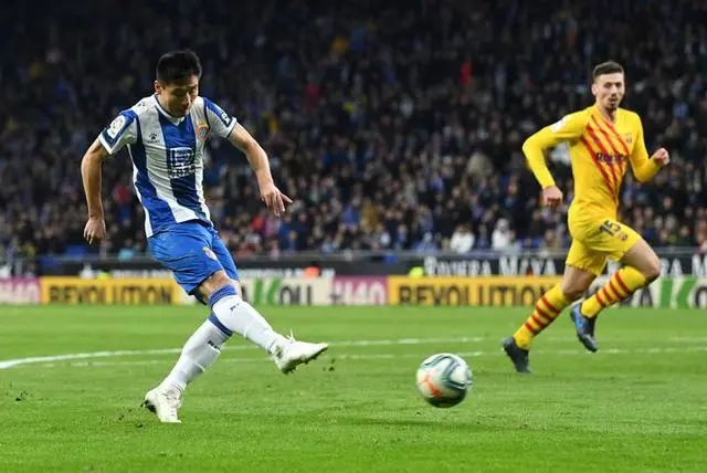  阿德耶米闪电反击惊艳，莱比锡新星助力球队客场奏凯